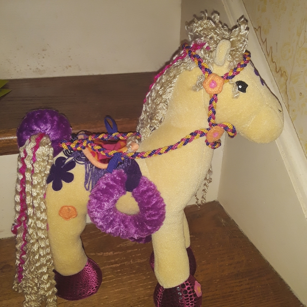 Vintage Groovy Girls Tan Horse with Accents Hippie